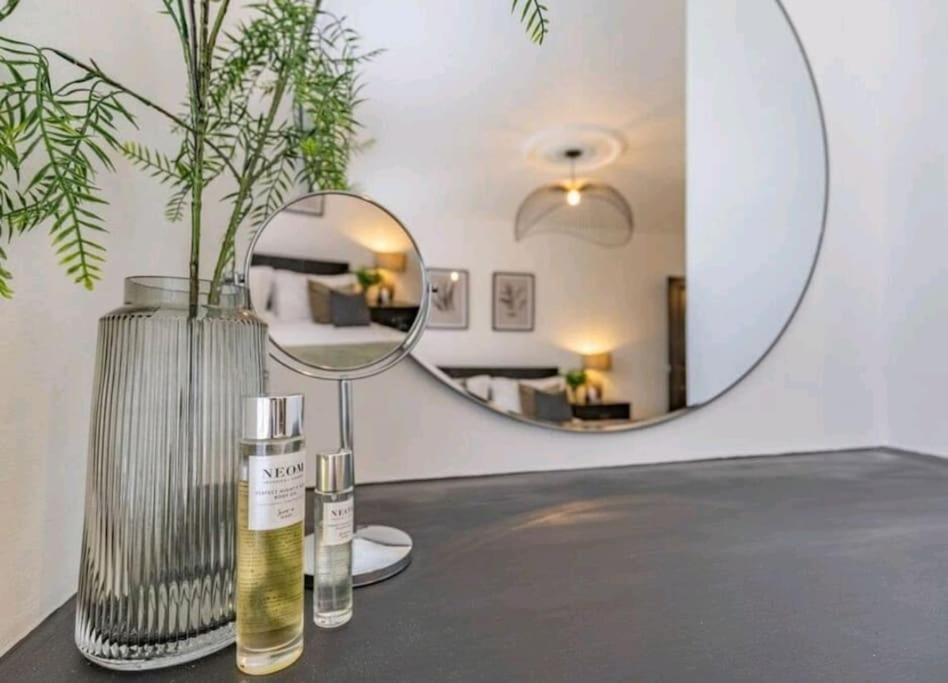 St Marg'S Hideaway; Grade II Listed Luxury Apartment In The Heart Of Cheltenham - Gateway To The Cotswolds! Sleeps 4 - Outdoor Seating And Free Private Parking! Eksteriør bilde